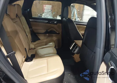 2016 Porsche Cayenne z USA, uszkodzony, nr VIN WP1AA2A25GLA02461